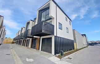 1/317 Lincoln Road , Addington