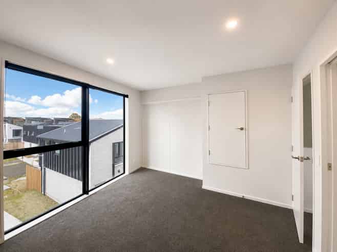 1/317 Lincoln Road , Addington