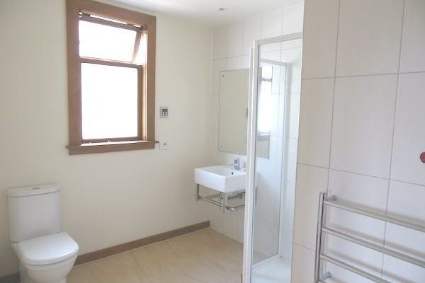 RICCARTON -STUNNING CHARACTER HOME, 6 BEDROOMS + STUDY , 2 BATHROOMS - Bild 6