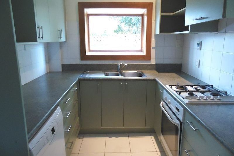 RICCARTON -STUNNING CHARACTER HOME, 6 BEDROOMS + STUDY , 2 BATHROOMS - Bild 4