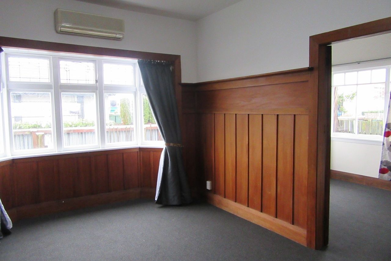 RICCARTON - 4 BEDROOMS, 1 BATHROOM, DOUBLE GARAGE - Bild 6