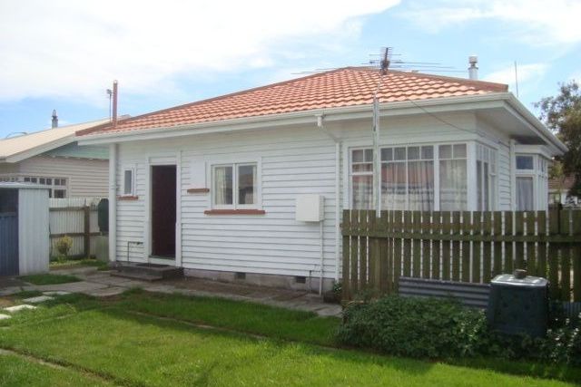 RICCARTON - 4 BEDROOMS, 1 BATHROOM, DOUBLE GARAGE - Bild 2