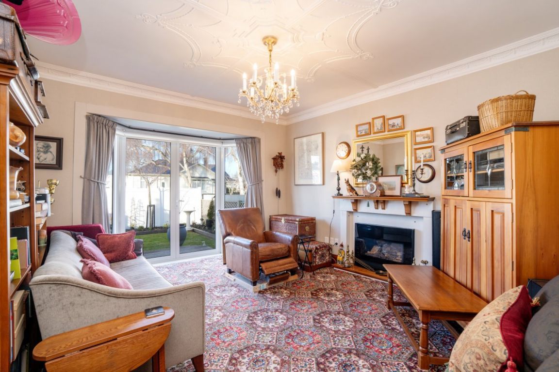 Classic Charm In Prime Windsor - Bild 2