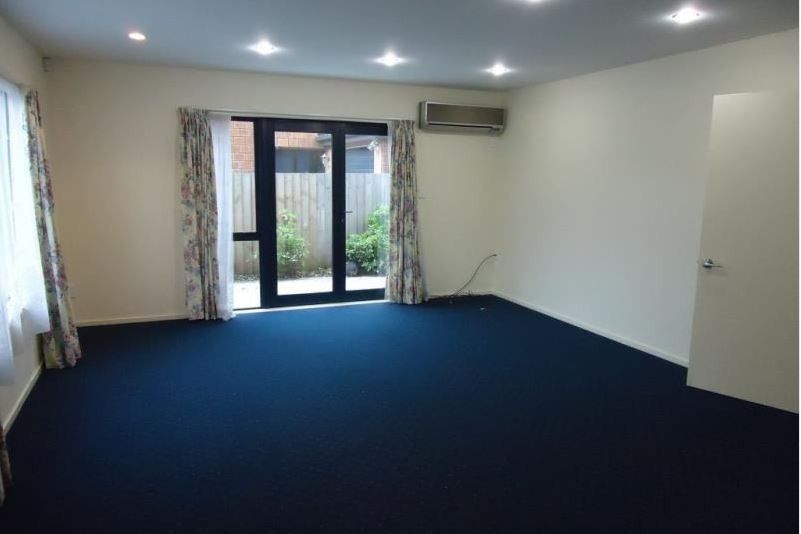 RICCARTON - MODERN 4 BEDROOM, 2 BATHROOM, 3 TOILETS, DOUBLE GLAZED - Bild 5