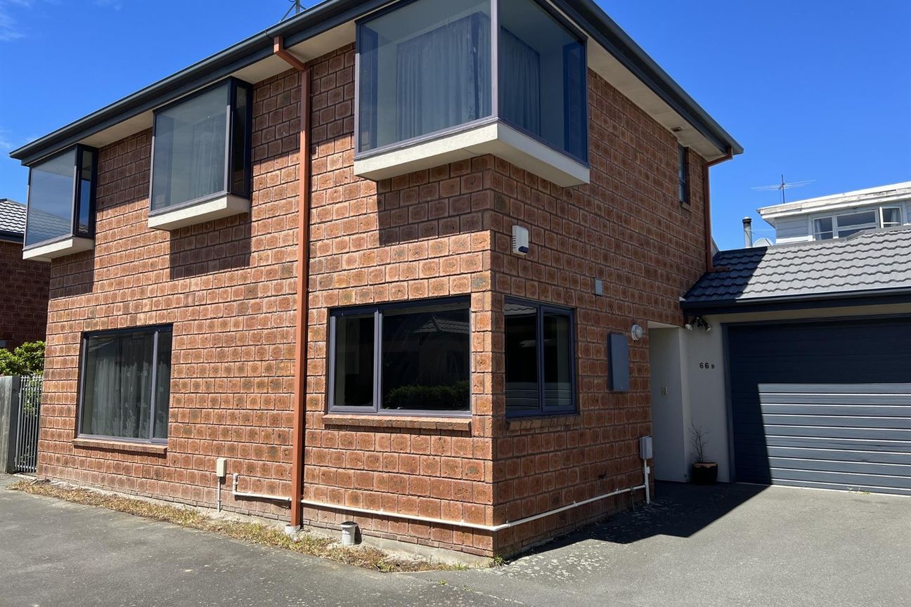 RICCARTON - MODERN 4 BEDROOM, 2 BATHROOM, 3 TOILETS, DOUBLE GLAZED - Bild 2