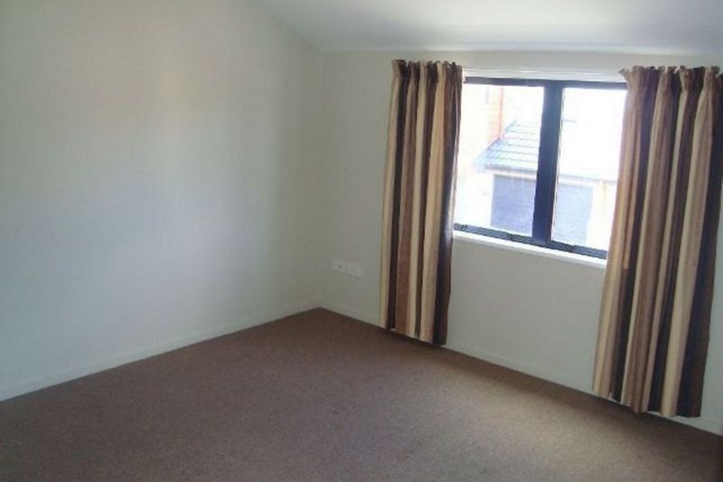 RICCARTON - 4 BEDROOM, 2 BATH, HEAT PUMP, SINGLE GARAGE, DOUBLE GLAZED - Bild 6
