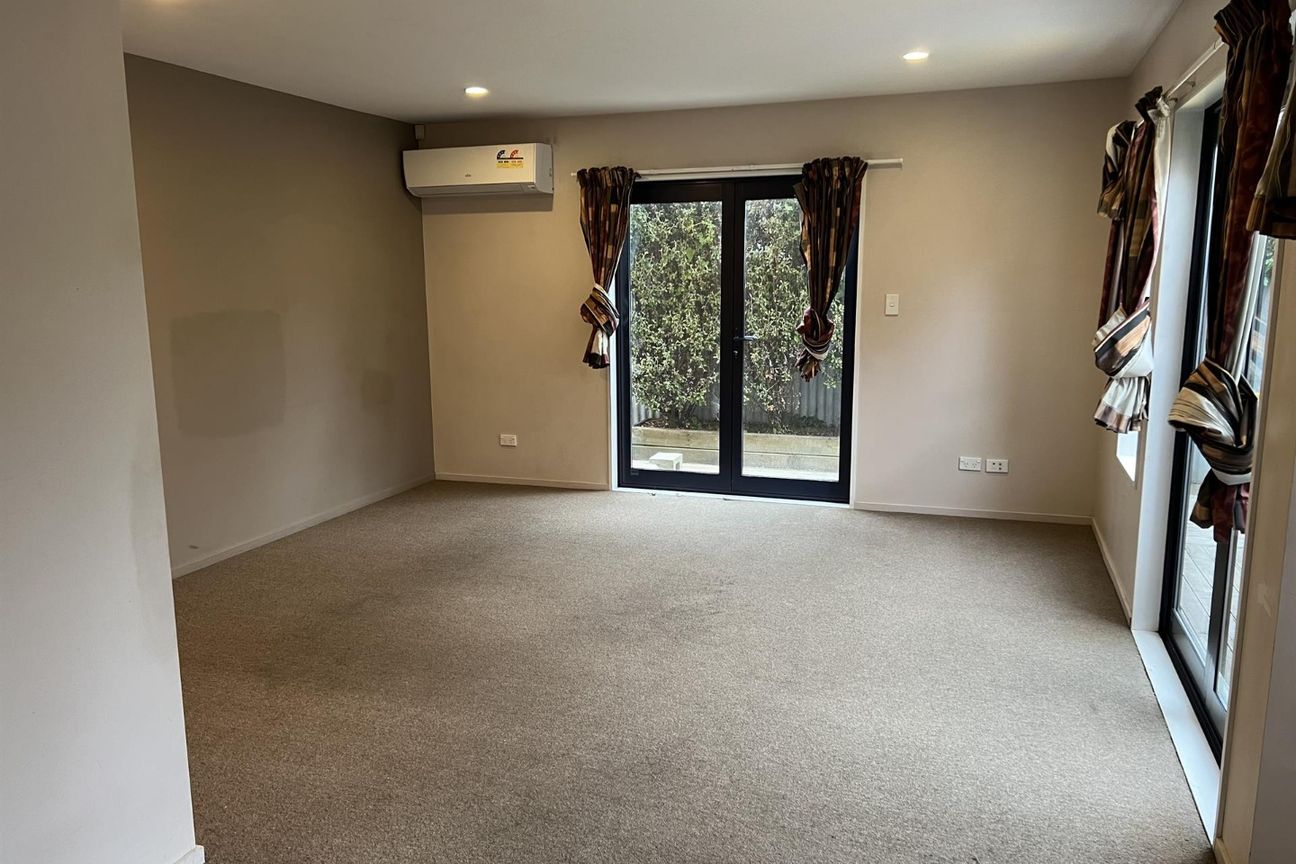 RICCARTON - 4 BEDROOM, 2 BATH, HEAT PUMP, SINGLE GARAGE, DOUBLE GLAZED - Bild 5
