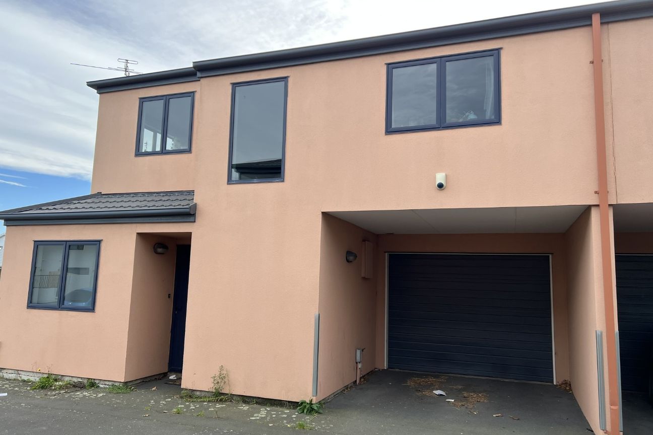 RICCARTON - 4 BEDROOM, 2 BATH, HEAT PUMP, SINGLE GARAGE, DOUBLE GLAZED - Bild 2