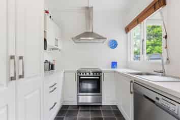 124 Anzac Parade, Whanganui East