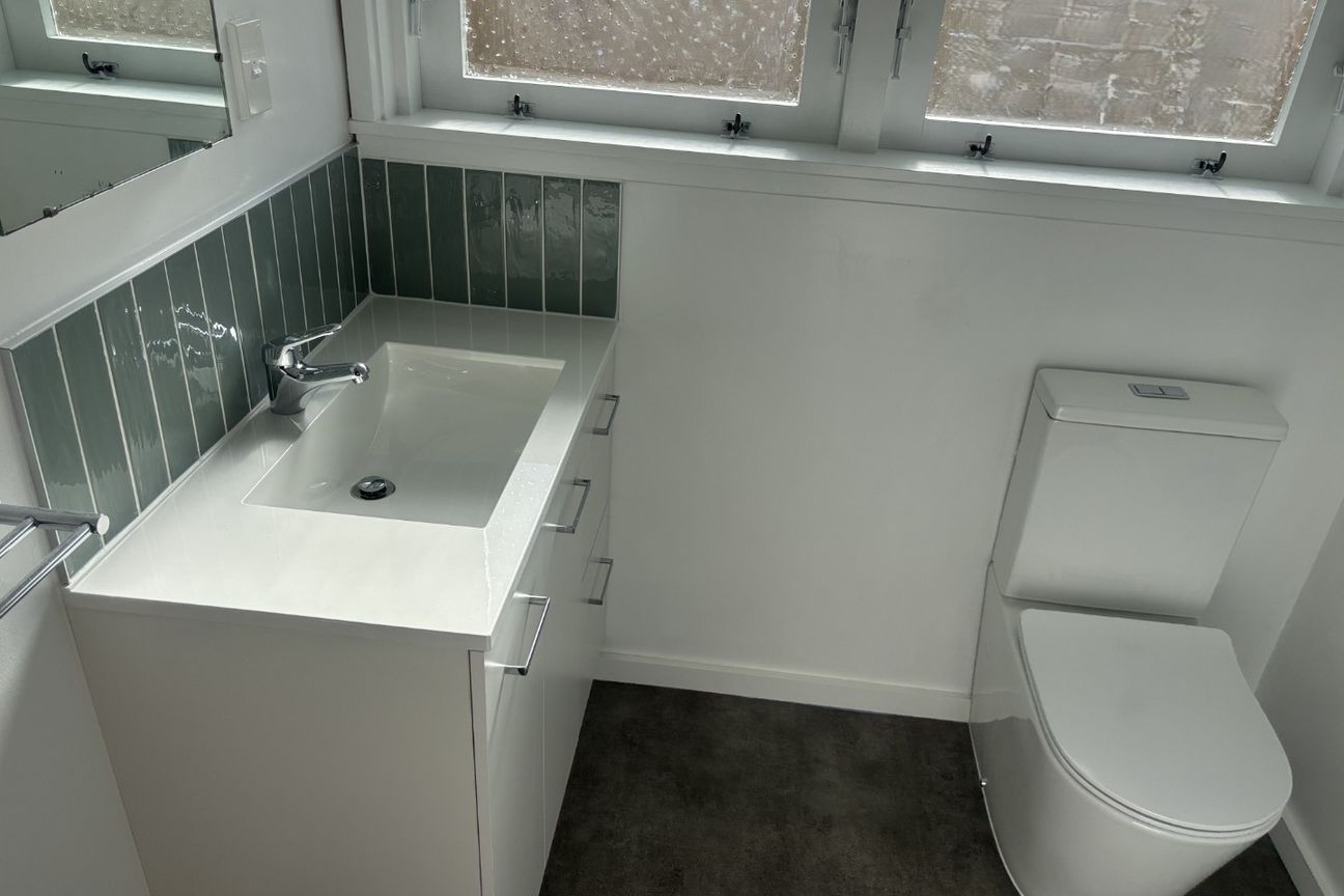 220m to UC STUDENT PROPERTY 4 BEDROOMS & 2 BATHROOMS - ON HINAU - Fler