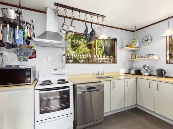 27 Fenchurch Grove, Stokes Valley