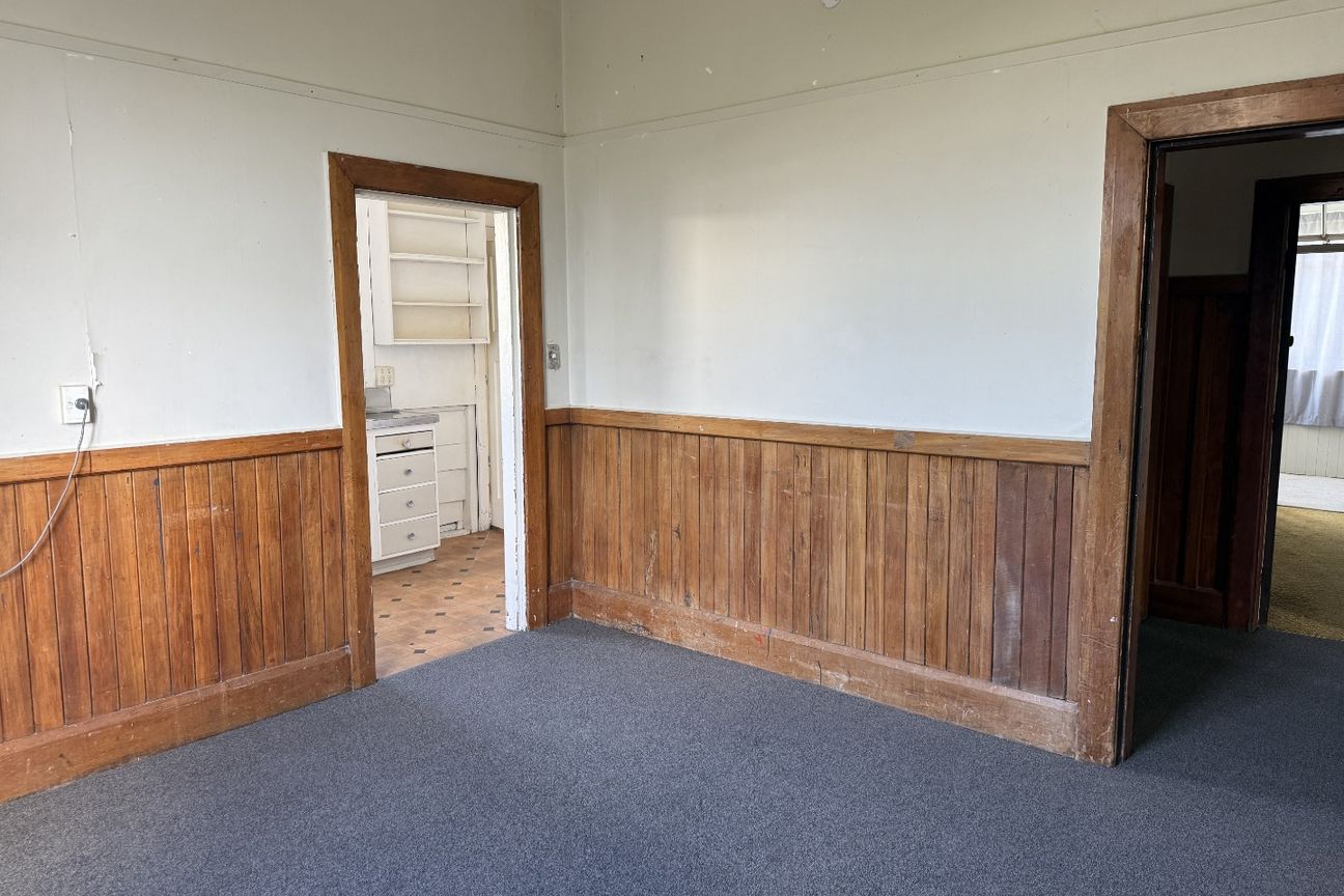 RICCARTON - LARGE CHARATCER HOME, 6 BEDROOMS, 2 HEAT PUMPS, GARDENER INCLUDED - Vista 5