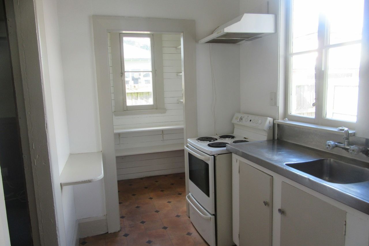 RICCARTON - LARGE CHARATCER HOME, 6 BEDROOMS, 2 HEAT PUMPS, GARDENER INCLUDED - Vista 3