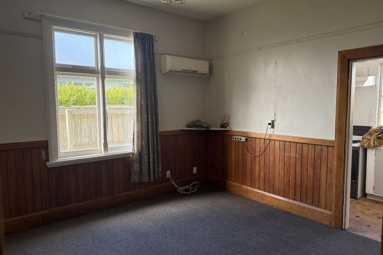 RICCARTON - LARGE CHARATCER HOME, 6 BEDROOMS, 2 HEAT PUMPS, GARDENER INCLUDED - Vista 6