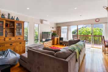 201 Fisher Parade, Farm Cove