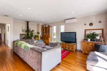201 Fisher Parade, Farm Cove