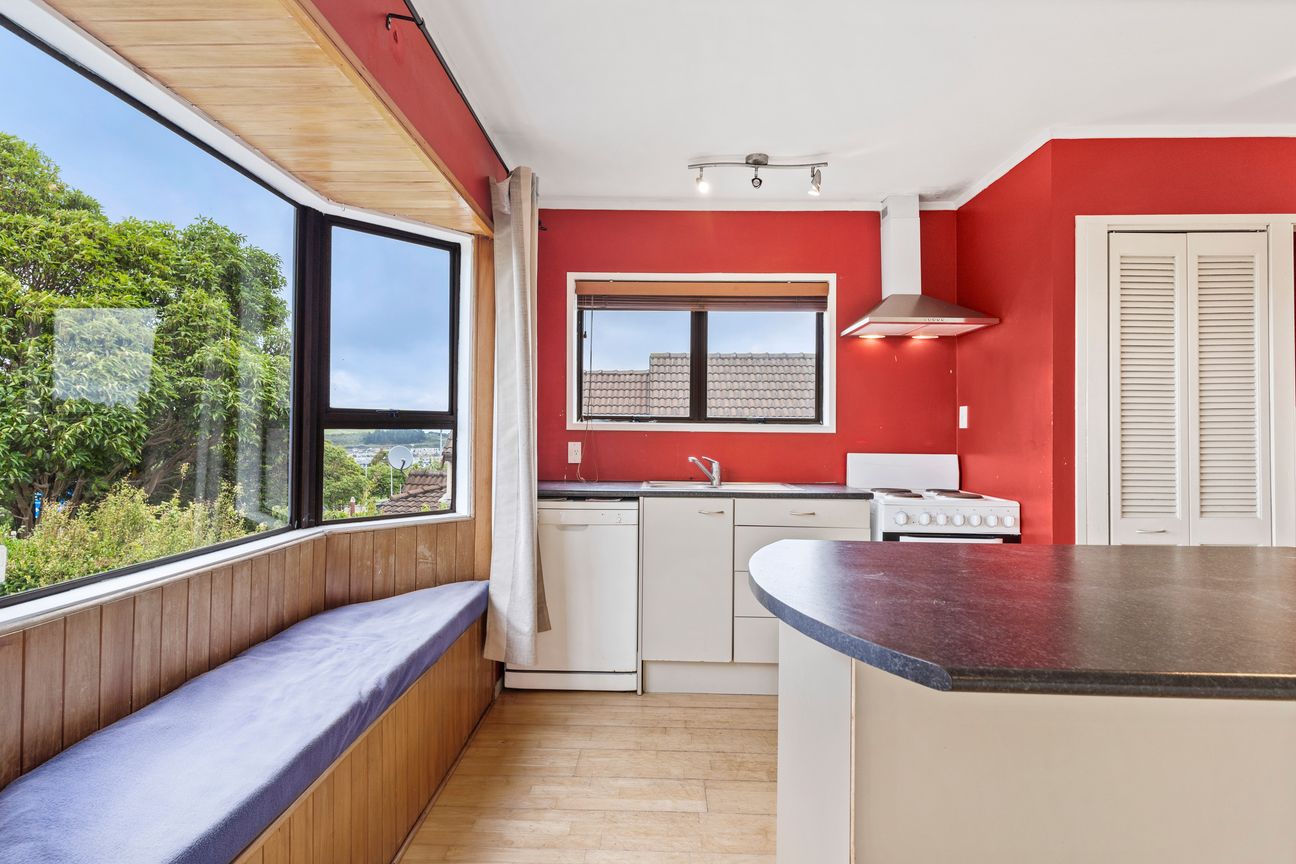 Spacious Elevated Unit - Bild 6