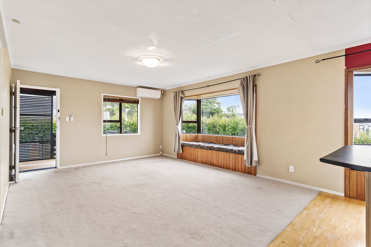 Spacious Elevated Unit - Bild 3