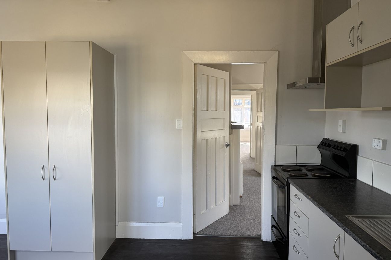 ADDINGTON - 4 BEDROOM, 1 BATHROOM/2 TOILETS - Vista 4