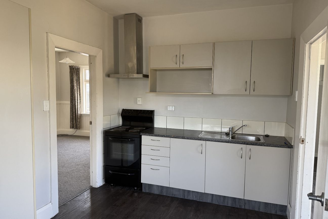 ADDINGTON - 4 BEDROOM, 1 BATHROOM/2 TOILETS - Vista 3
