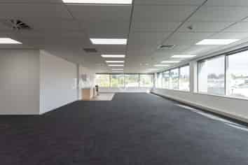 CITY FRINGE OFFICE WITH SIX CAR PARKS