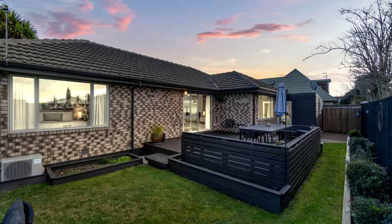 2/266 Sawyers Arms Road, Bishopdale