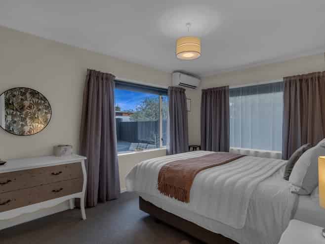 2/266 Sawyers Arms Road, Bishopdale