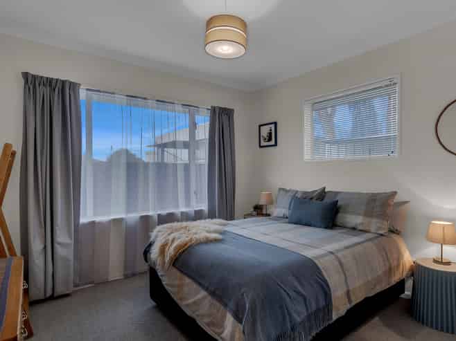 2/266 Sawyers Arms Road, Bishopdale