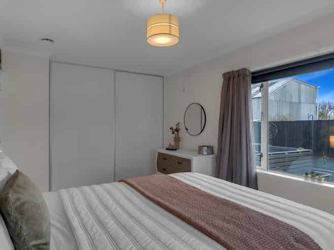 2/266 Sawyers Arms Road, Bishopdale
