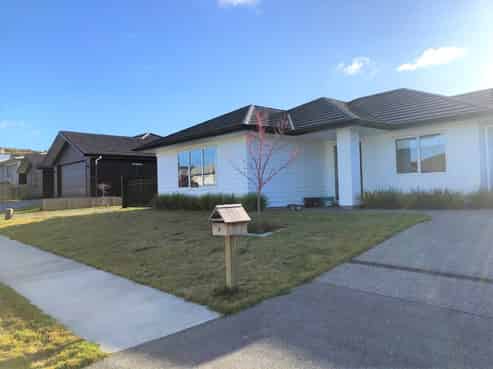 8 Mayfly Grove, Nukuhau
