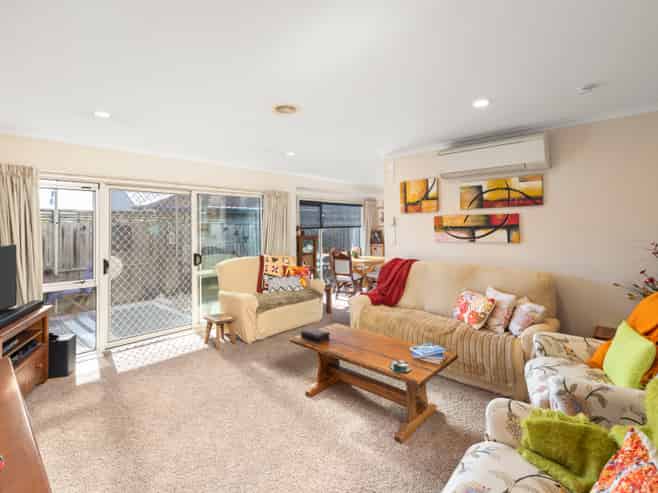 22/2 William Donald Drive, Masterton