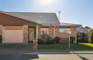 22/2 William Donald Drive, Masterton