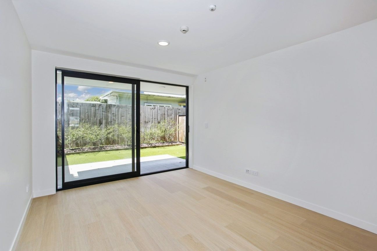 Brand new 2 beddy in great area. - Vista 5