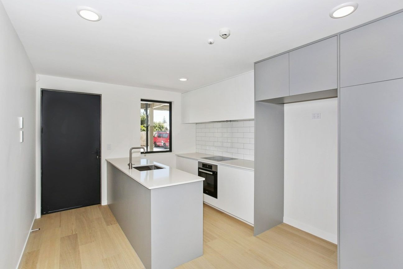 Brand new 2 beddy in great area. - Vista 2