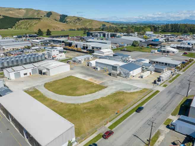 Sizeable 2,900sqm Industrial Yard – Riverlands