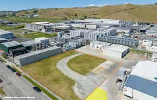 Sizeable 2,900sqm Industrial Yard – Riverlands