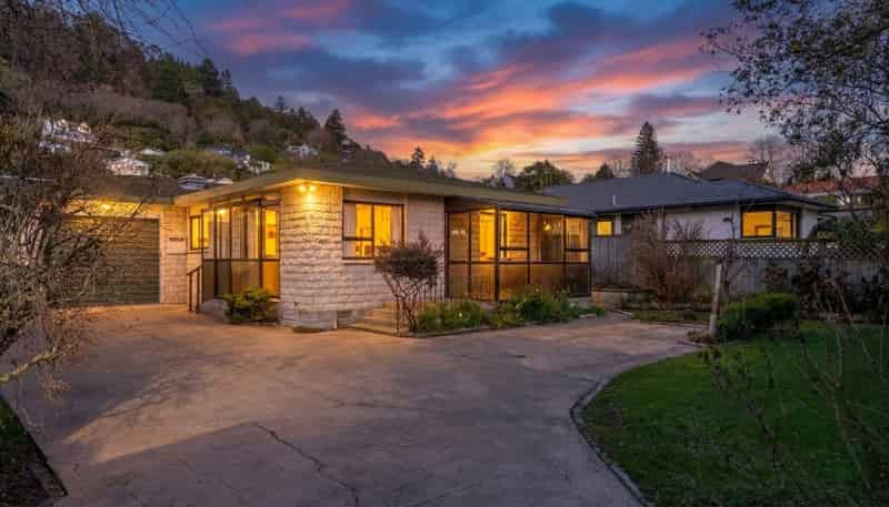 2/54B Bronte Street, Nelson