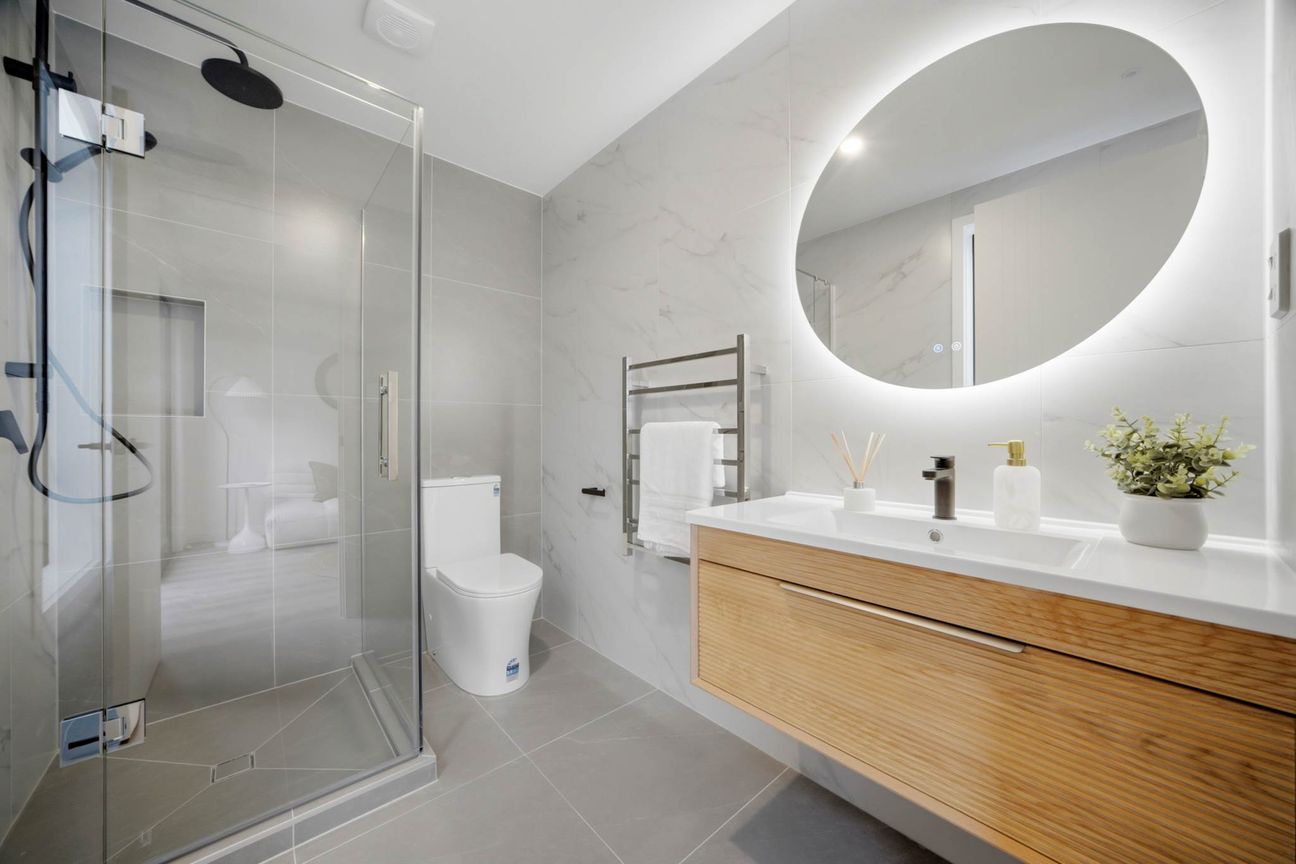 Exceptional Modern Living - Więcej