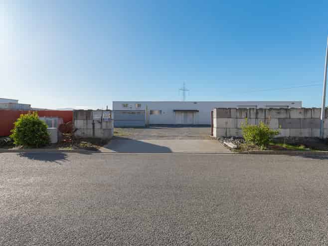 Industrial 2 w/ Income: Owner-Occupy or Redevelop