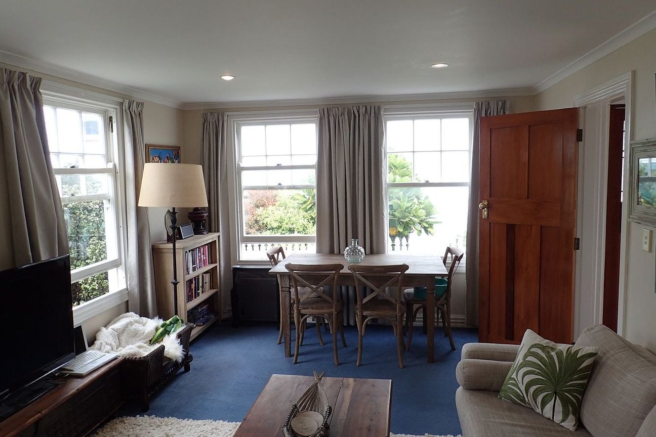 Charming 3BR Home in Vibrant Newtown - Bild 2