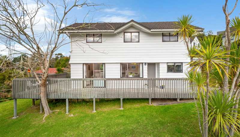 1/70 Ayton Drive, Totara Vale