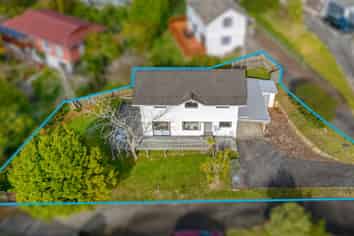 1/70 Ayton Drive, Totara Vale