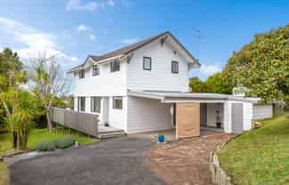 1/70 Ayton Drive, Totara Vale