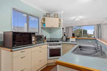 22 Burundi Avenue, Clendon Park