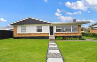 73 Lewis Street, Glenview