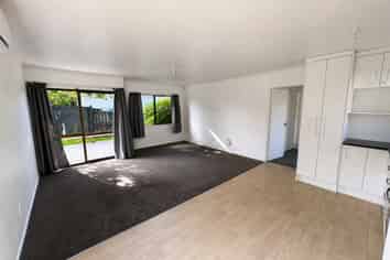 2/38 Maplesden Drive, Clendon Park