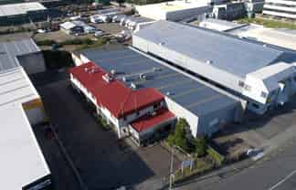 Showroom or Office in central Petone 