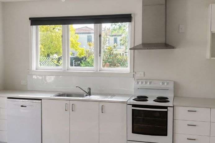 ILAM - 6 Bedrooms & 2 Bathrooms Student property - 1km to UC - Vista 3
