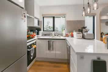 8A Rainbow Place, Wattle Downs