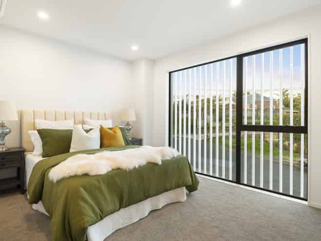2/18 Handley Avenue, Devonport